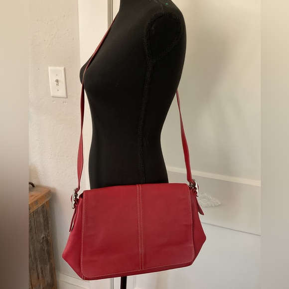 Coach Handbags - Coach Hampton Legacy bag vintage
